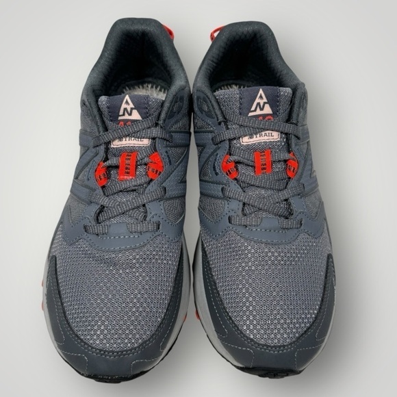 Women’s New Balance 410v7 size 8.5 - Picture 2 of 8